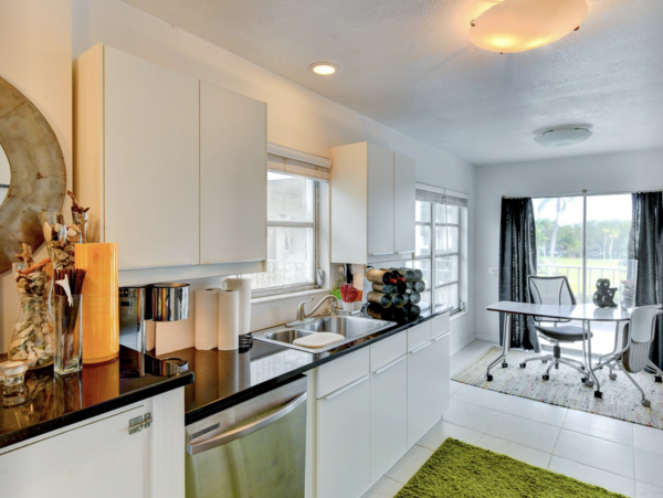 Longboat Key Walk to Beach Two Bedroom Vacation Condo